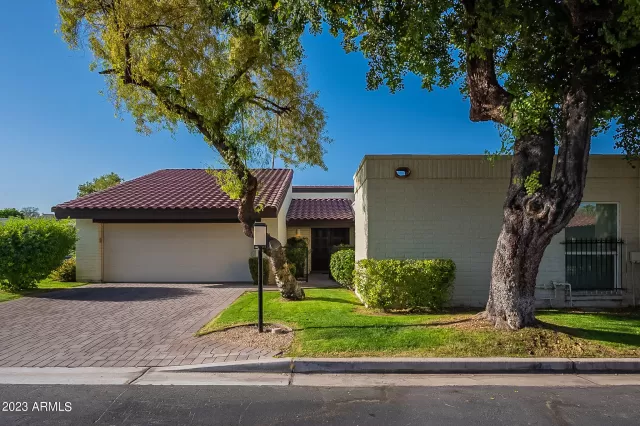 MLS: 6555885 Condo For Sale