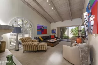 Photo #3: 6555926 Listing