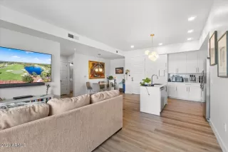 Photo #3: 6555989 Listing