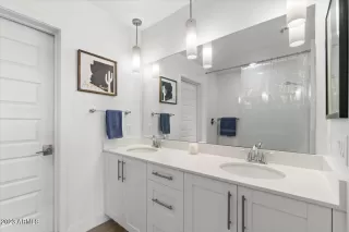 Photo #5: 6555989 Listing