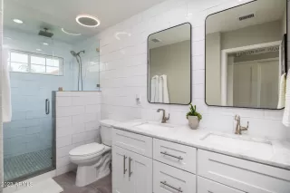 Photo #4: 6556339 Listing