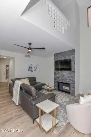 Photo #5: 6556627 Listing