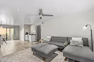 Photo #6: 6557117 Listing