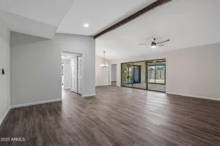 Photo #3: 6557319 Listing