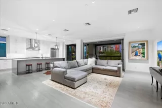 Photo #4: 6557590 Listing