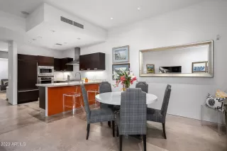 Photo #3: 6557611 Listing