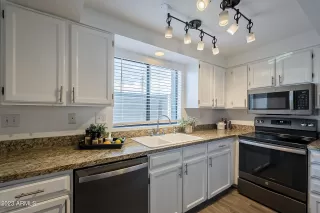 Photo #6: 6558437 Listing