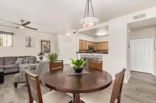 Photo #5: 6558683 Listing