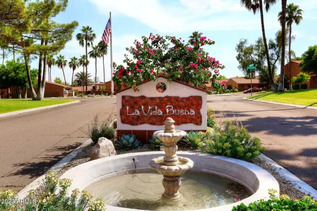 MLS: 6558753 Condo For Sale