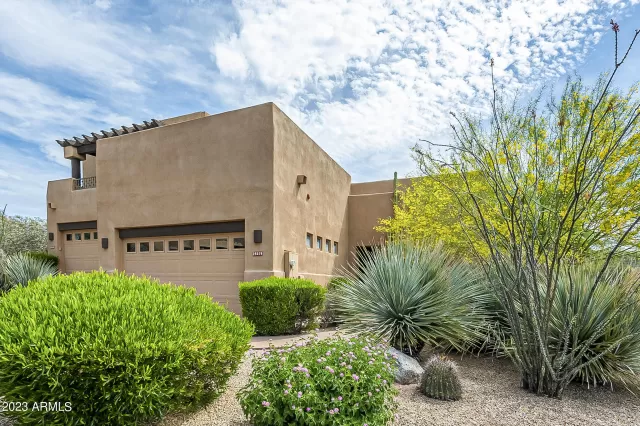 MLS: 6558772 Condo For Sale