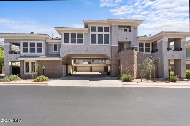 MLS: 6558951 Condo For Sale