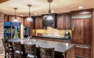 Photo #4: 6558984 Listing