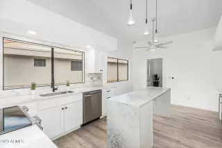 Photo #5: 6559171 Listing