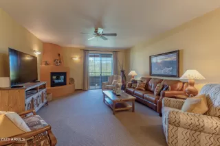 Photo #5: 6559397 Listing