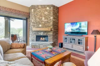 Photo #5: 6559417 Listing