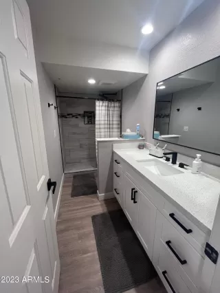 Photo #5: 6559831 Listing
