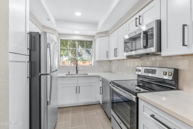 MLS: 6559840 Condo For Sale