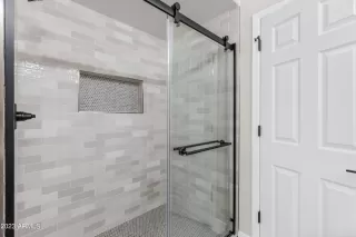 Photo #4: 6559840 Listing