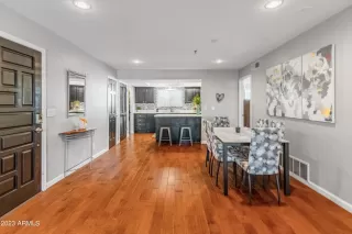Photo #2: 6559914 Listing