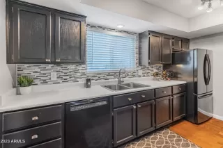 Photo #3: 6559914 Listing