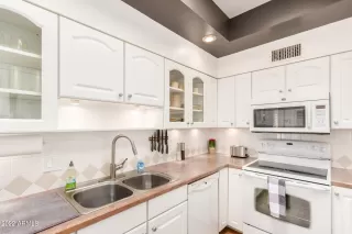 Photo #2: 6560184 Listing 