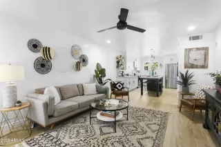 Photo #3: 6560573 Listing