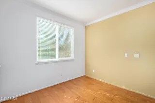 Photo #5: 6560796 Listing