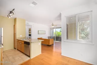 Photo #6: 6560796 Listing