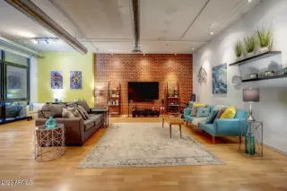 Photo #2: 6560903 Listing 