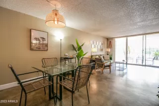 Photo #5: 6561147 Listing