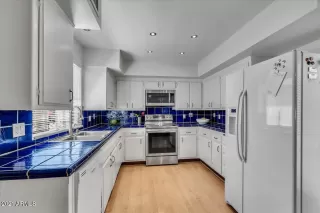 Photo #6: 6561174 Listing