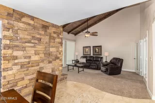 Photo #6: 6561215 Listing