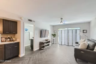 Photo #5: 6561345 Listing 