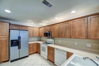 Photo #6: 6561408 Listing 