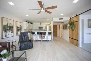 Photo #6: 6561587 Listing 