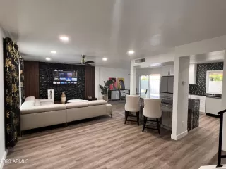 Photo #4: 6561645 Listing