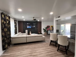 Photo #5: 6561645 Listing