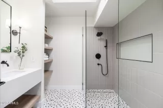 Photo #2: 6561762 Listing 