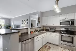 Photo #4: 6561899 Listing