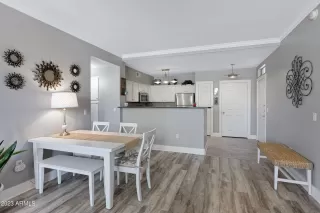 Photo #6: 6561899 Listing