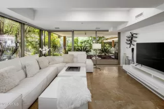 Photo #2: 6561944 Listing