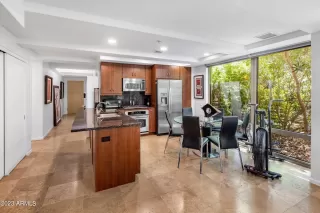 Photo #5: 6561944 Listing