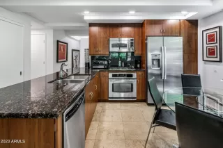 Photo #6: 6561944 Listing