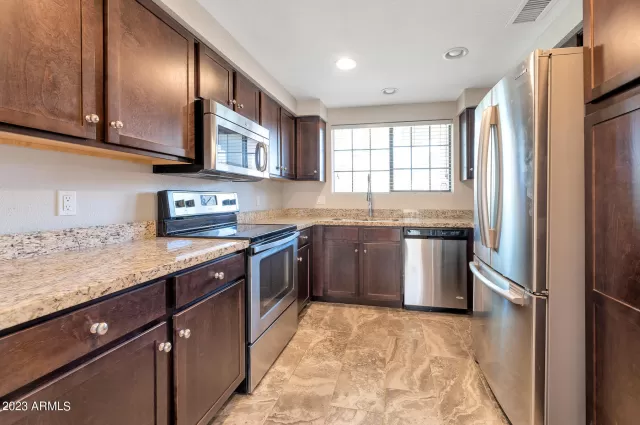 MLS: 6562000 Condo For Sale