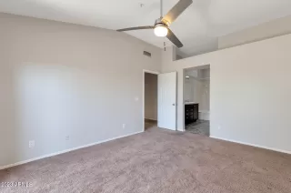 Photo #6: 6562000 Listing
