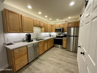 Photo #5: 6562130 Listing