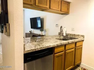 Photo #5: 6562167 Listing