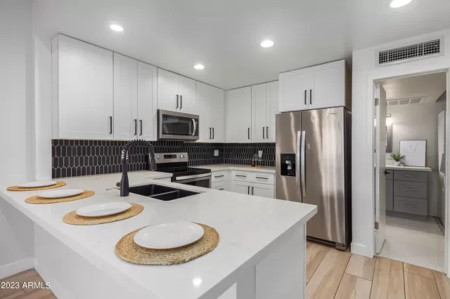 MLS: 6562442 Condo For Sale