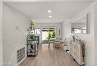 Photo #3: 6563425 Listing