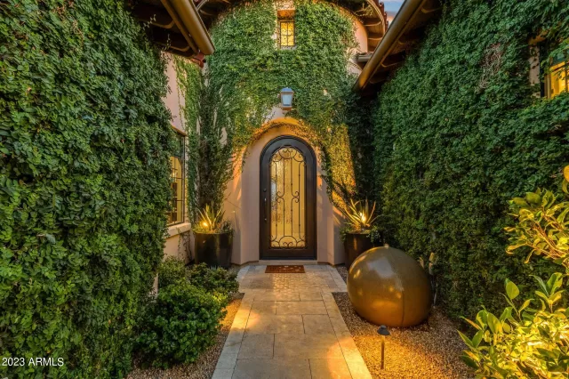 MLS: 6563763 Condo For Sale